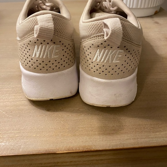 Tan Nike sneakers - Picture 3 of 3